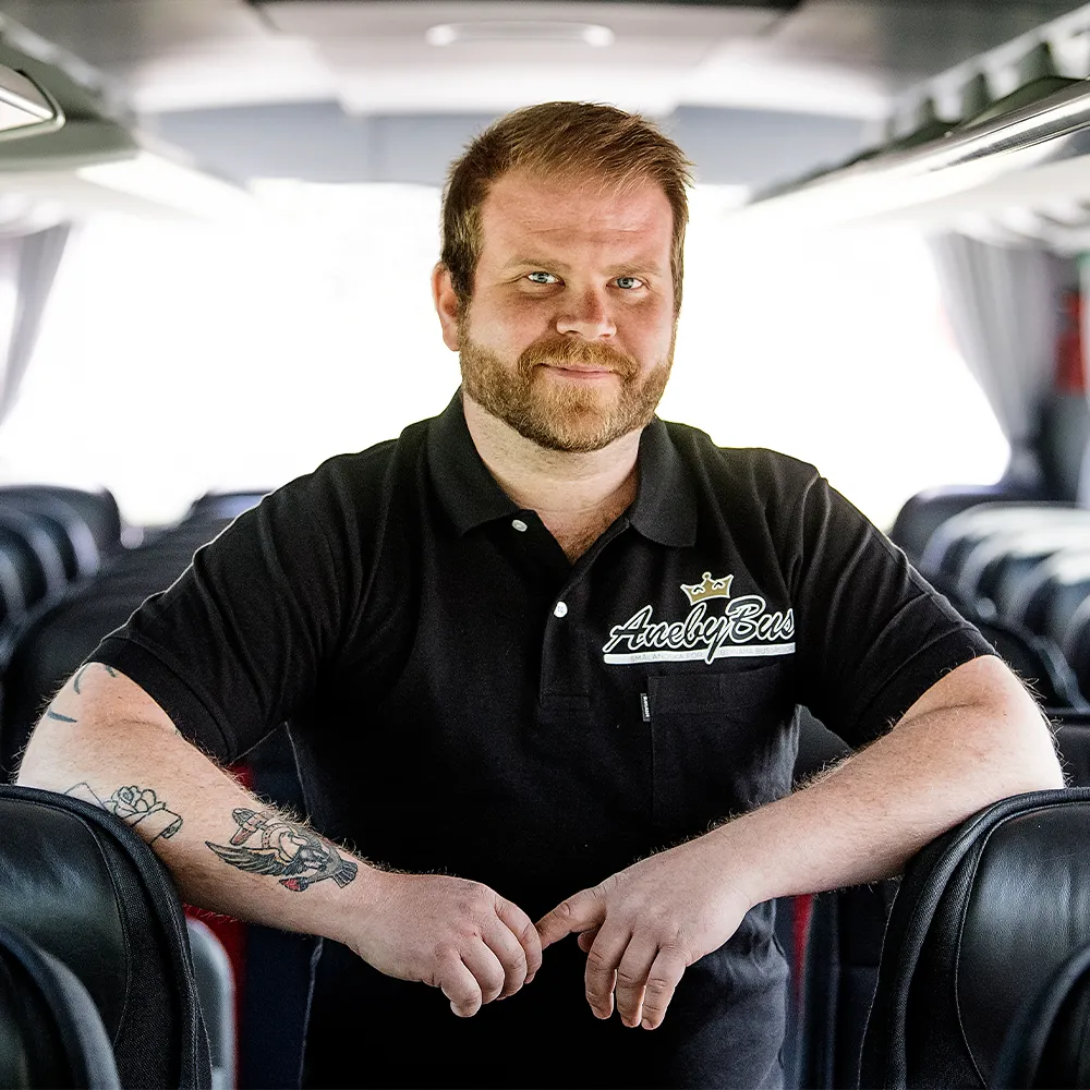 Andreas Beckius Gustafsson är VD på Aneby Buss - det smidiga bussbolaget på småländska höglandet.