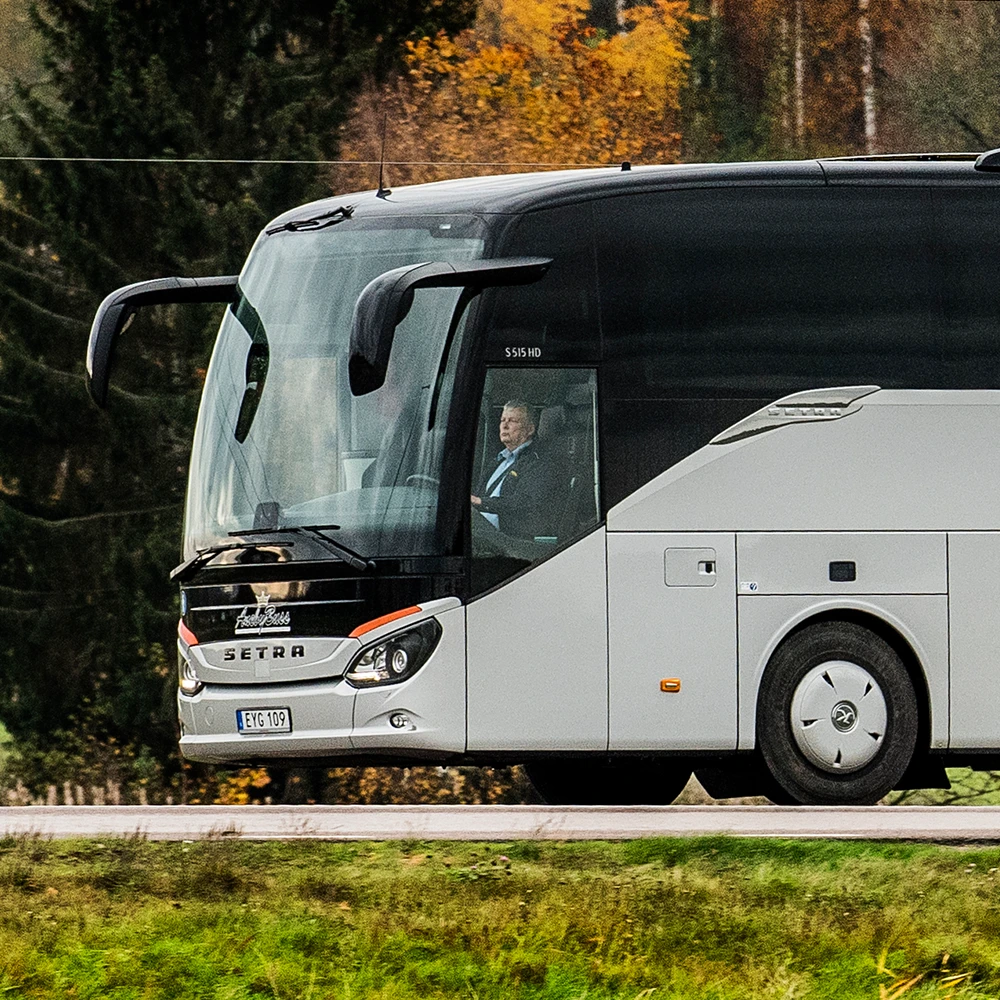 Våra bussar på Aneby Buss är bekväma och har hög komfort.